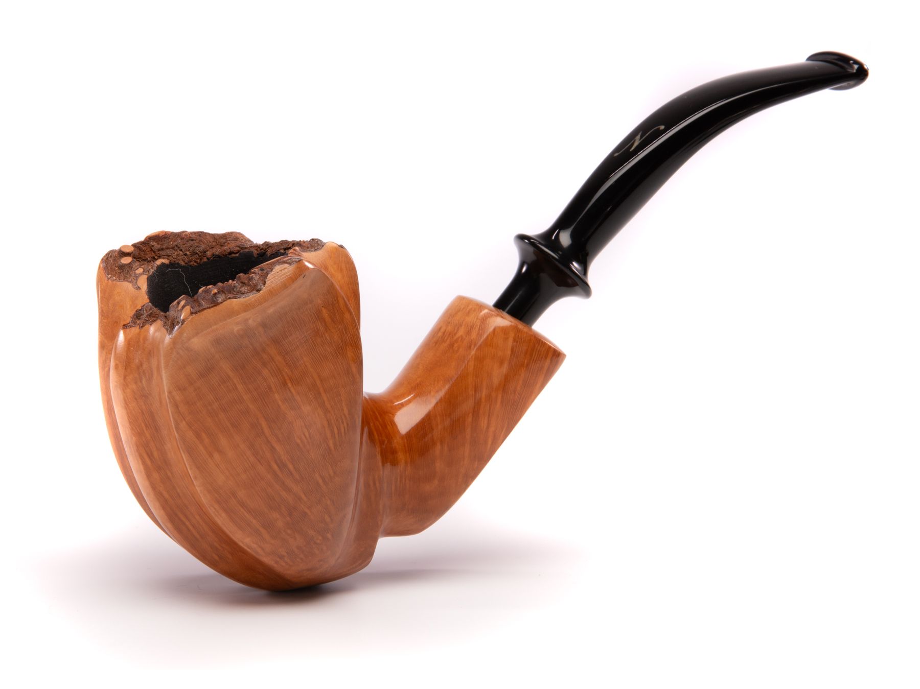 Discover Handcrafted Pipes & Fine Tobacco